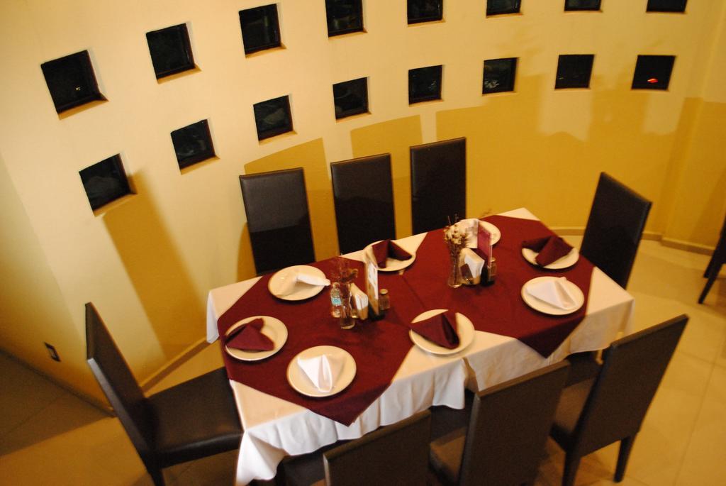 Love hotel La Moraleja 3*